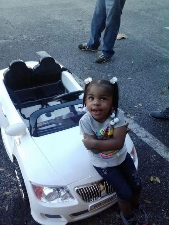 美2岁女童驾玩具车被追捕 超速被罚4美元