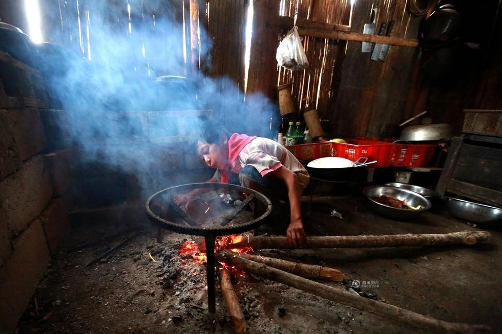 探访中国最穷困人口：人畜同屋1年吃3次肉